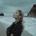 artist image Irem derıcı Bır mıyız? Üç - Single